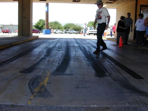 Crossroads Mall burn-out contest